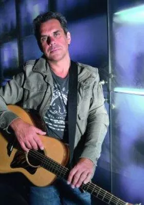 Bild: Salongesellschaft feiert Nacht der akustischen Gitarren mit Musikern internationalen Ranges