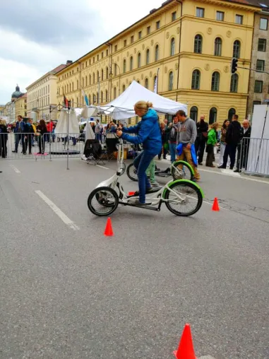 Bild: Streetlife-Festival 2013 mit dem FreeCross als Hingucker