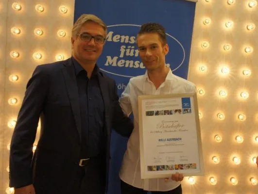 Bild: Stiftung Menschen für Menschen ernennt THE MAGIC MAN Willi Auerbach zum Botschafter