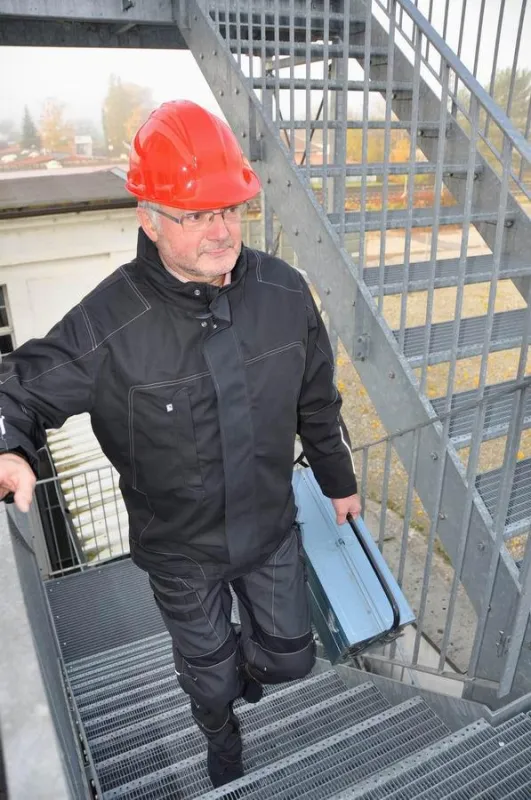 Die Hightech-Wetterjacke besticht durch Funktionalität und hohen Tragekomfort.