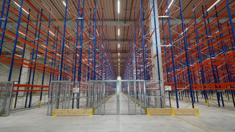 Leistungsstarke Regalsysteme beugen Lieferengpässen vor Bild: Leistungsstarke Regalsysteme beugen Lieferengpässen vor