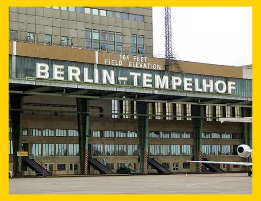 Bild: Gedenkveranstaltung zum Jahrestag der Schließung des Zentralflughafens Tempelhof am 30. Oktober.