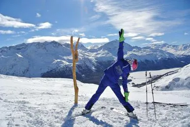 Bild: Sonnengruß im Schnee