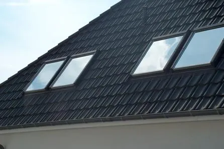 Sonnenschutzfolie für Dachfenster verringert effektiv die Überhitzung der Räume Bild: Sonnenschutzfolie für Dachfenster verringert effektiv die Überhitzung der Räume
