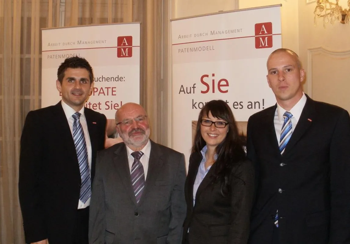 Kordinator Erich Hübner (2vl) mit den JobPaten (vl) A. Di Giacomo, C. Trittner, S. Bareis
