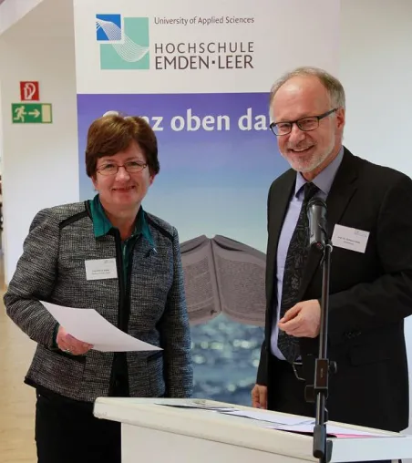 Schutzrechte als Informationsquellen für Elektrotechniker - Vortrag über Patente und Marken in Emden Bild: Schutzrechte als Informationsquellen für Elektrotechniker - Vortrag über Patente und Marken in Emden