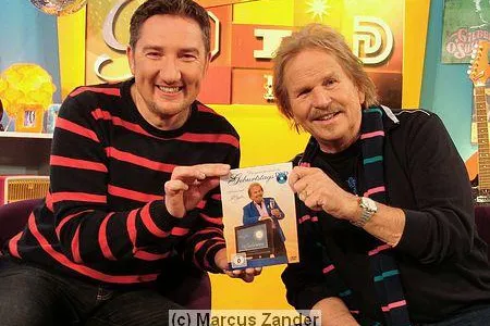 10 Jahre Goldstar TV - Frank Zander verschenkt eine Weltneuheit Bild: 10 Jahre Goldstar TV - Frank Zander verschenkt eine Weltneuheit