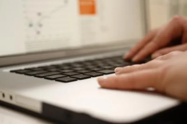 Wissensaufbau durch den Einsatz von Videos beim E-Learning Bild: Wissensaufbau durch den Einsatz von Videos beim E-Learning