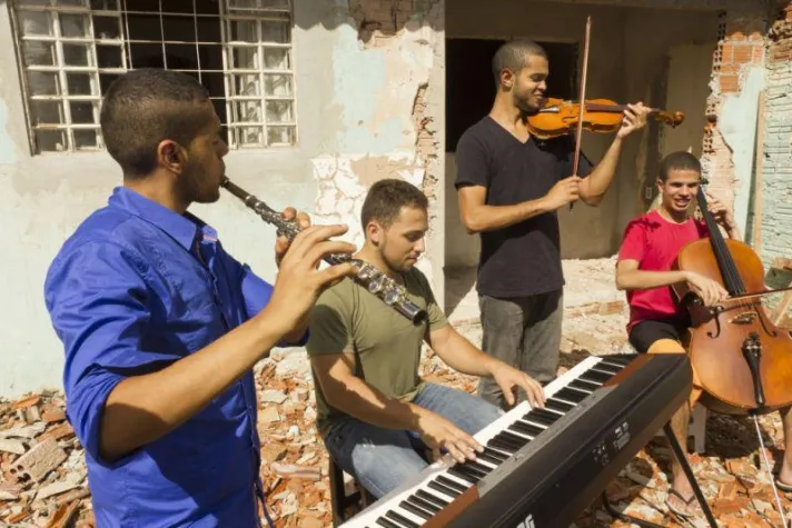 Bild: avenTOURa fördert brasilianische Musikschule und ruft zu weiterer Unterstützung auf