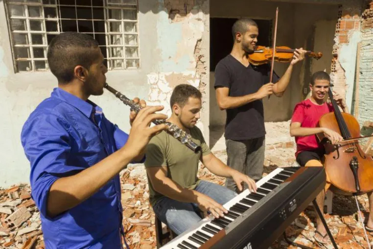 Bild: avenTOURa fördert brasilianische Musikschule und ruft zu weiterer Unterstützung auf