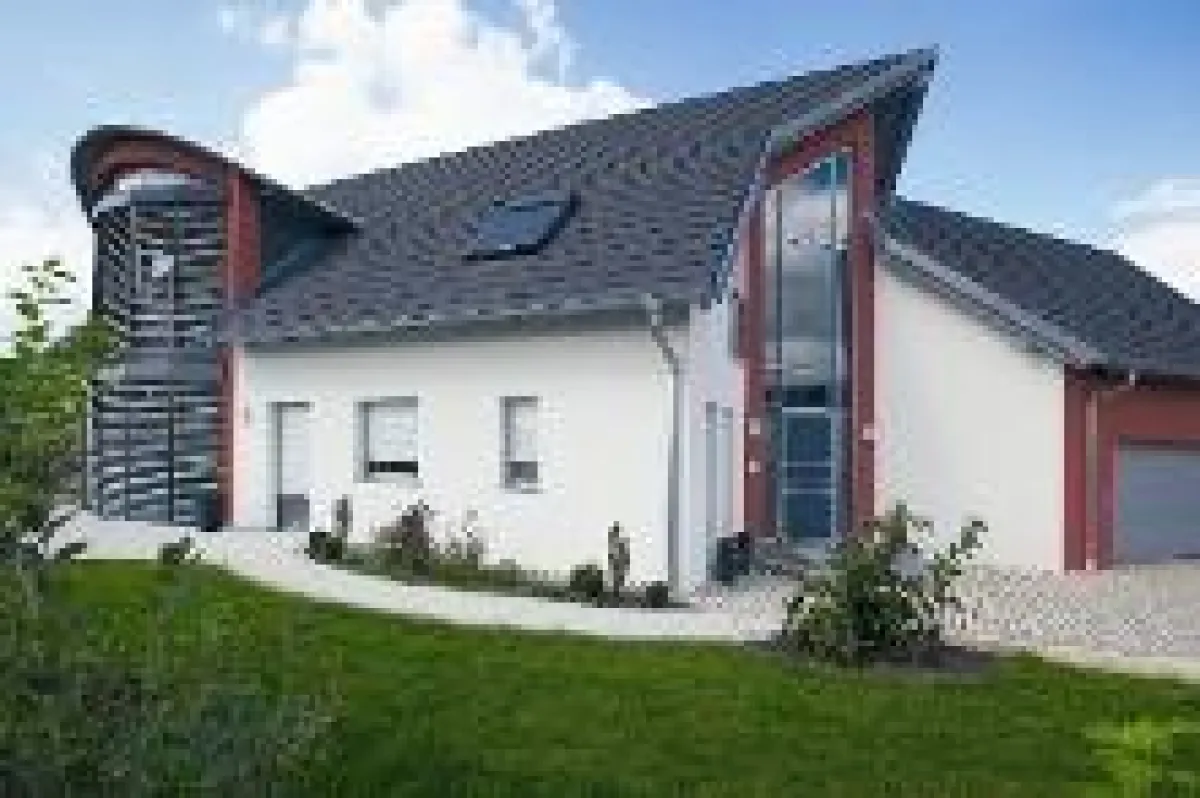 Effektive Ausstattung: Rollläden und Außenjalousien sorgen für eine angenehme Wohnatmosphäre.