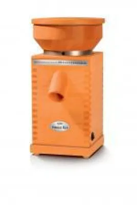 Bild: Neues Getreidemühlen Modell Fidibus XL Plus aus dem Hause KoMo