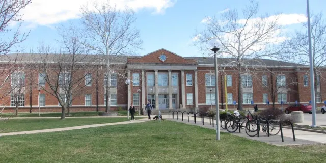 Studieren an internationalen Hochschulen in den USA: Wie Deutsche Studenten ein Netzwerk aufbauen können Bild: Studieren an internationalen Hochschulen in den USA: Wie Deutsche Studenten ein Netzwerk aufbauen können