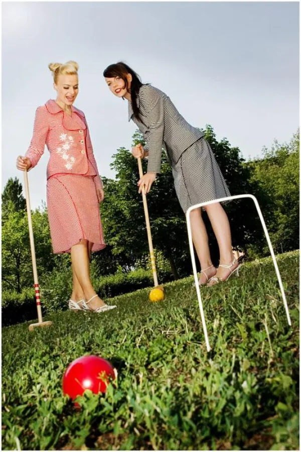 Kostüme aus der kommenden Sommerkollektion des Labels mutabilis berlin, Foto: Luis Alvarez, www.vela-photo.com