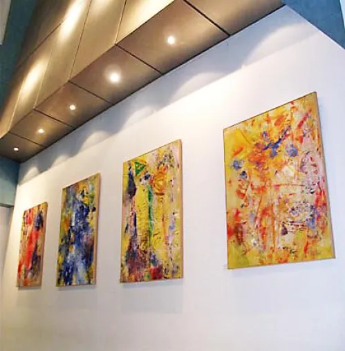 Bild: “VISION OF ILLUSIONS” die aktuelle Ausstellung im Park Inn am Alexanderplatz