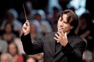 Bild: Musikalische Grenzüberschreitungen mit Kristjan Järvi und dem MDR Sinfonieorchester beim October Festival