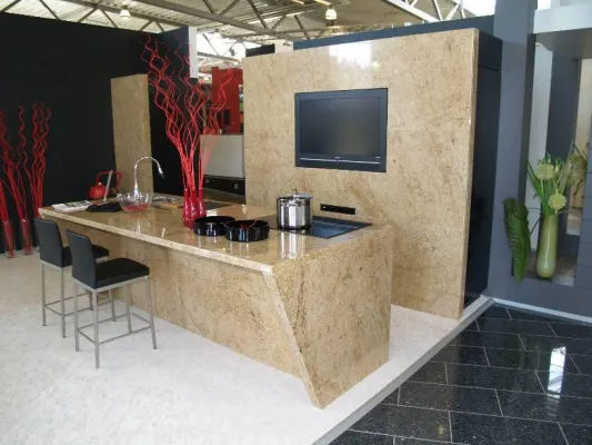 Bild: Versteigerung von Austellungsküchen