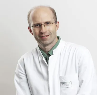 Bild: Proktologische Erkrankungen im Blickpunkt – Patienten haben oft großen Aufklärungsbedarf