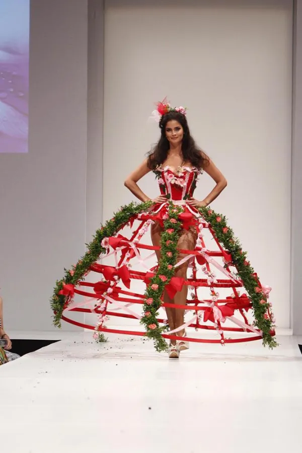 Shermine Shahrivar für lavera Naturkosmetik als Wildrose