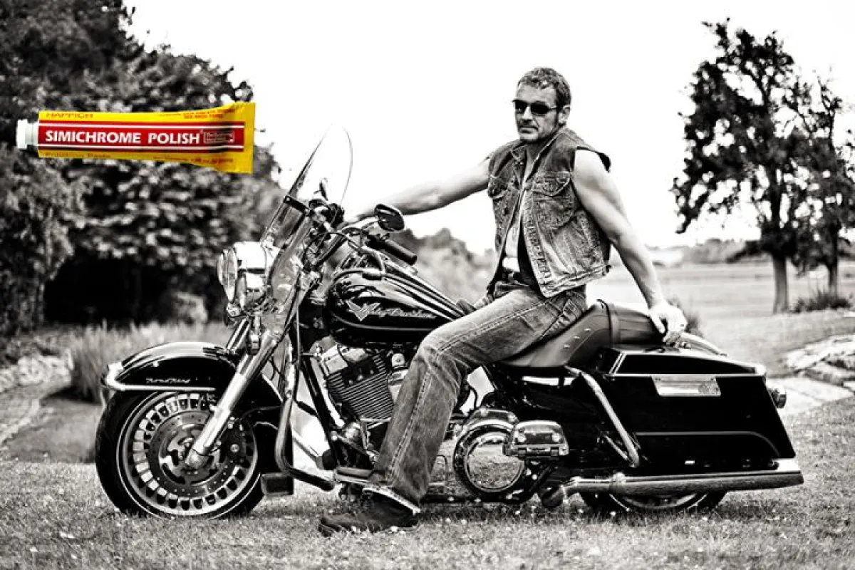 Beide unverfälscht: Harley-Davidson und SIMICHCHROME Foto. A. Bartel