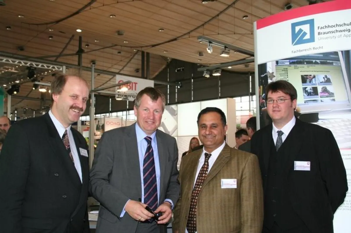 Besuch des niedersächsischen Ministers für Wissenschaft und Kultur, Lutz Stratmann