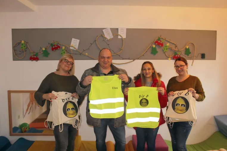 Wie ein gelber Erpel aus Beckum Glückskinder sichtbar macht Bild: Wie ein gelber Erpel aus Beckum Glückskinder sichtbar macht
