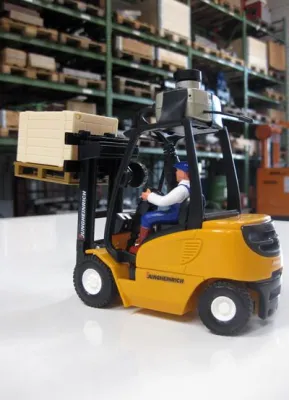 Bild: Das Navi für drinnen: Wie optische Kommunikation Gabelstaplern bei der Orientierung hilft