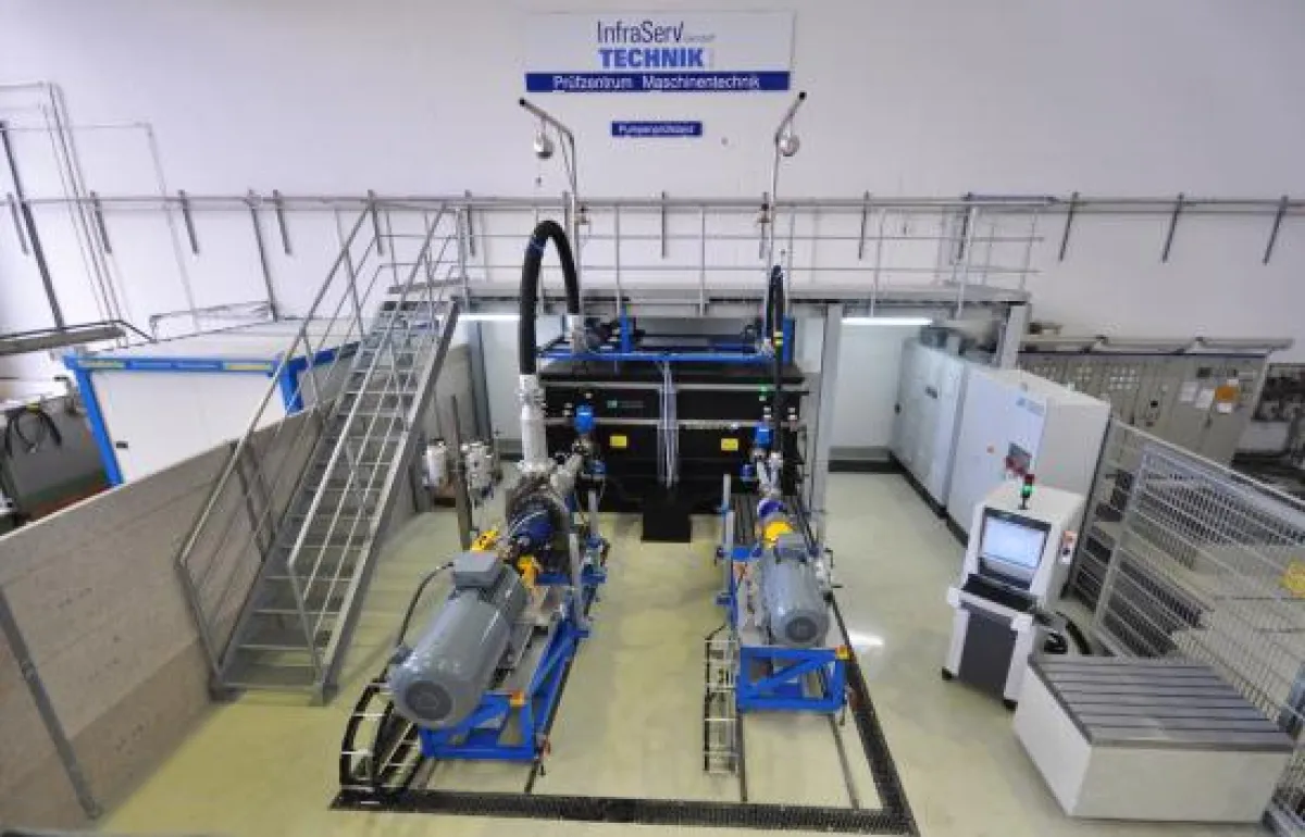 InfraServ Gendorf Technik nimmt Pumpenprüfstand von Vogelsang & Benning in Betrieb
