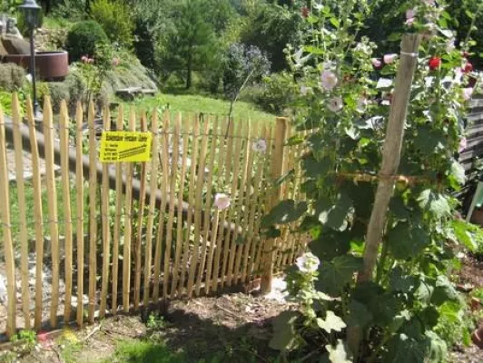 Bild: Der Holzzaun aus WPC