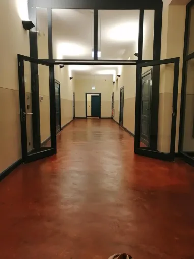 Bild: Steinholzfussböden bewahren, nachhaltig sanieren