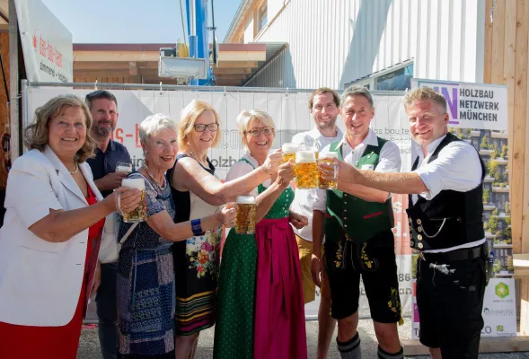 Bild: Ein großes Sommerfest für den Holzbau!