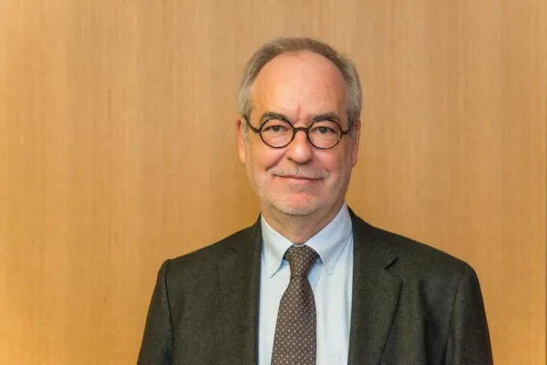 Bild: Medienpolitik und Politische Kommunikationsforschung. Otfried Jarren erhält den Schader-Preis 2018