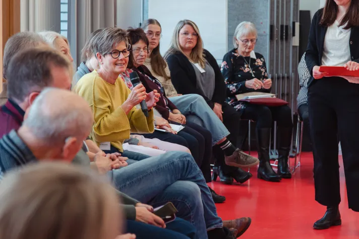 Bild: Bürgerrat empfiehlt bürgernahe KI-Forschung