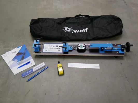 Neues FBV-Stoßprüfgerät zur Prüfung von allen am Markt erhältlichen Frischbetonverbund-Dichtungsbahnen Bild: Neues FBV-Stoßprüfgerät zur Prüfung von allen am Markt erhältlichen Frischbetonverbund-Dichtungsbahnen