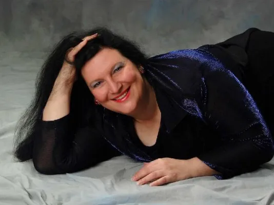 Neuer Weihnachtssong von Gina Harris Bild: Neuer Weihnachtssong von Gina Harris