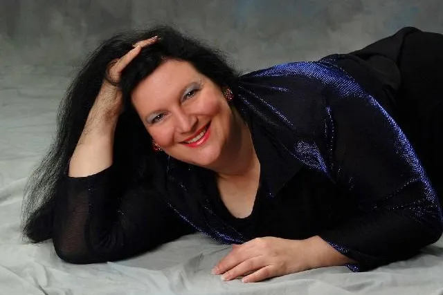 Bild: Neuer Weihnachtssong von Gina Harris