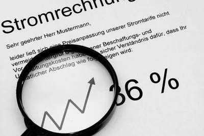 Nachtstrom-Kunden mit Tränen in den Augen Bild: Nachtstrom-Kunden mit Tränen in den Augen