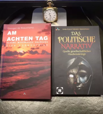 Bild: Zwei Bücher - Eine gemeinsame Frage nach Glauben und Macht