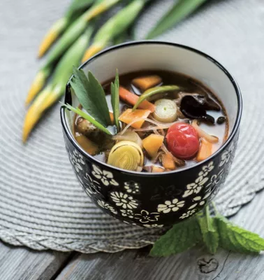 Mit Suppen entgiften und das Immunsystem stärken Bild: Mit Suppen entgiften und das Immunsystem stärken