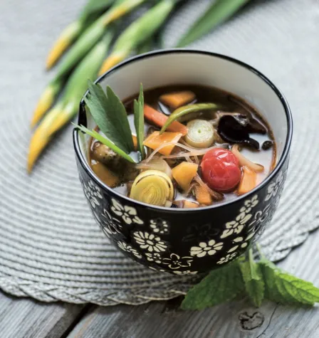 Mit Suppen entgiften und das Immunsystem stärken Bild: Mit Suppen entgiften und das Immunsystem stärken