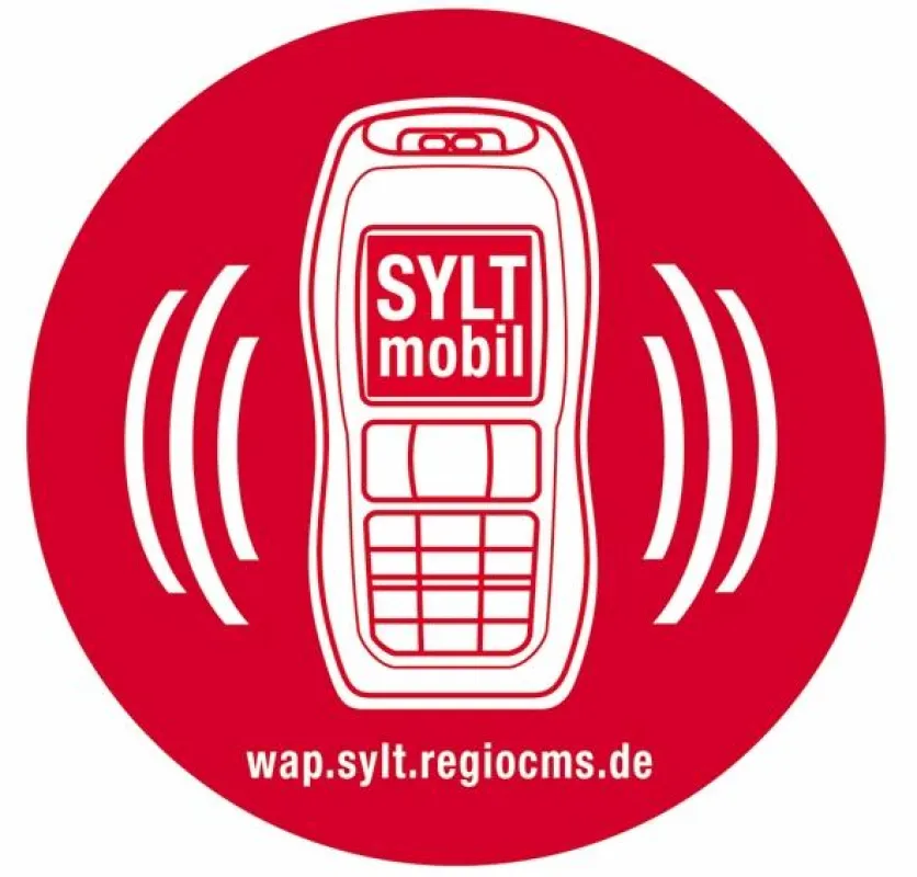 Info-Tags sind auf der Insel angebracht. Aktuelle Informationen erhält der Benutzer, indem er das Handy direkt vor den Aufkleber hält.