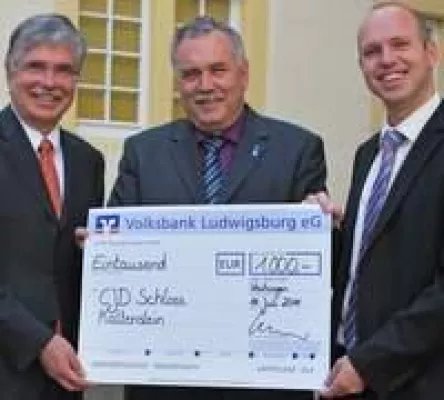 Bild: Volksbank Ludwigsburg würdigt hervorragende Arbeit der Jugendmusikschule des CJD Schloss Kaltenstein