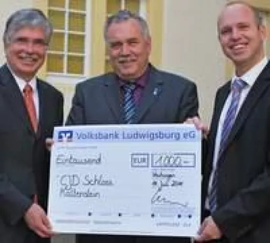 Bild: Volksbank Ludwigsburg würdigt hervorragende Arbeit der Jugendmusikschule des CJD Schloss Kaltenstein