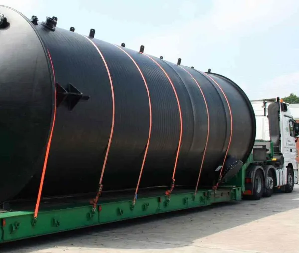 Bild: Flüssigdünger-Lagertanks von Weber Agrarsysteme