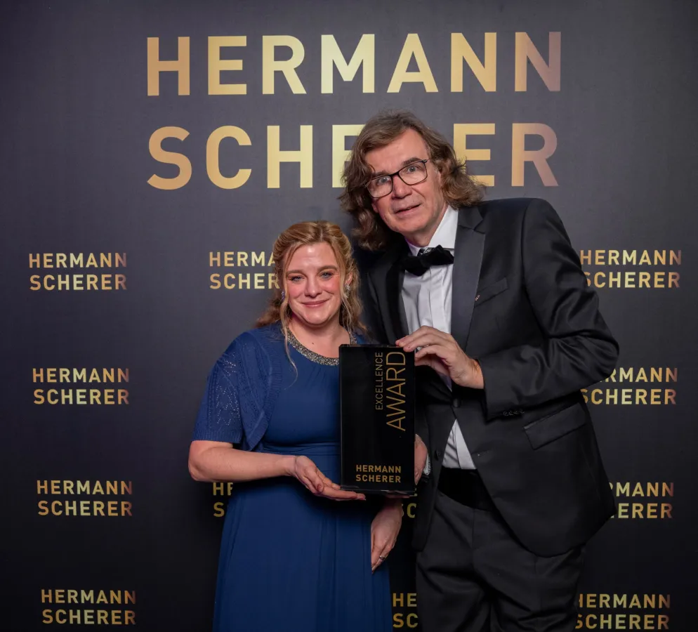 Sander gewinnt Excellence Award beim internationalen Speaker-Slam (© Tanja Sander)