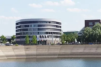 Bild: RUHRWERT vermietet 440 qm Bürofläche im Duisburger Looper