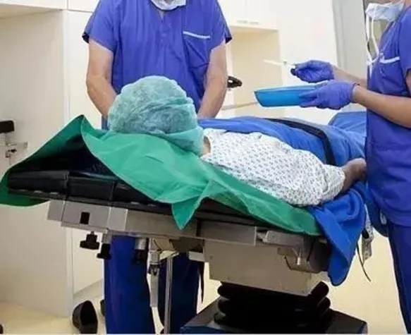 Bild: Welchen Nutzen modernste Technologien in der Wirbelsäulenchirurgie für den Patienten haben