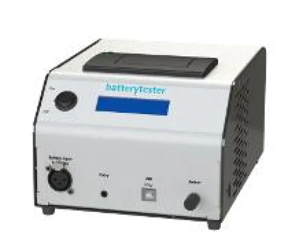 Bild: Kapazitätstester für wiederaufladbare Batterien