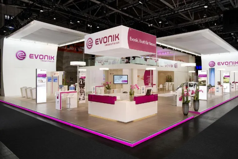 Bild: Modulare Markenarchitektur - COMPLEXX baut EVONIK-Messestand