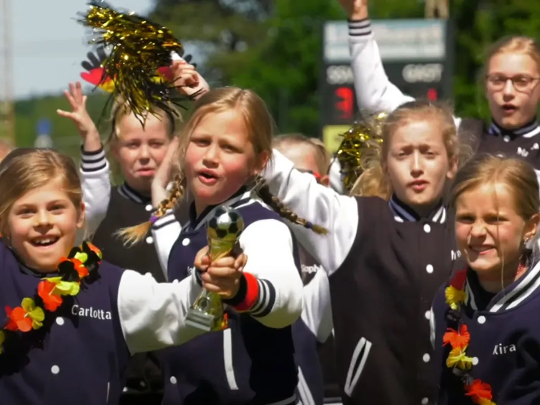 Die Magical Kids im vollen Eifer beim erstellen ihres Musikvideos zum Song